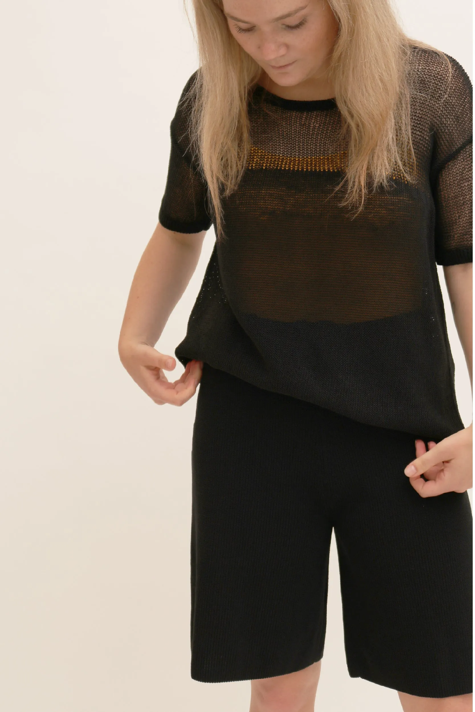 COS RIBBED KNITTED SHORTS
