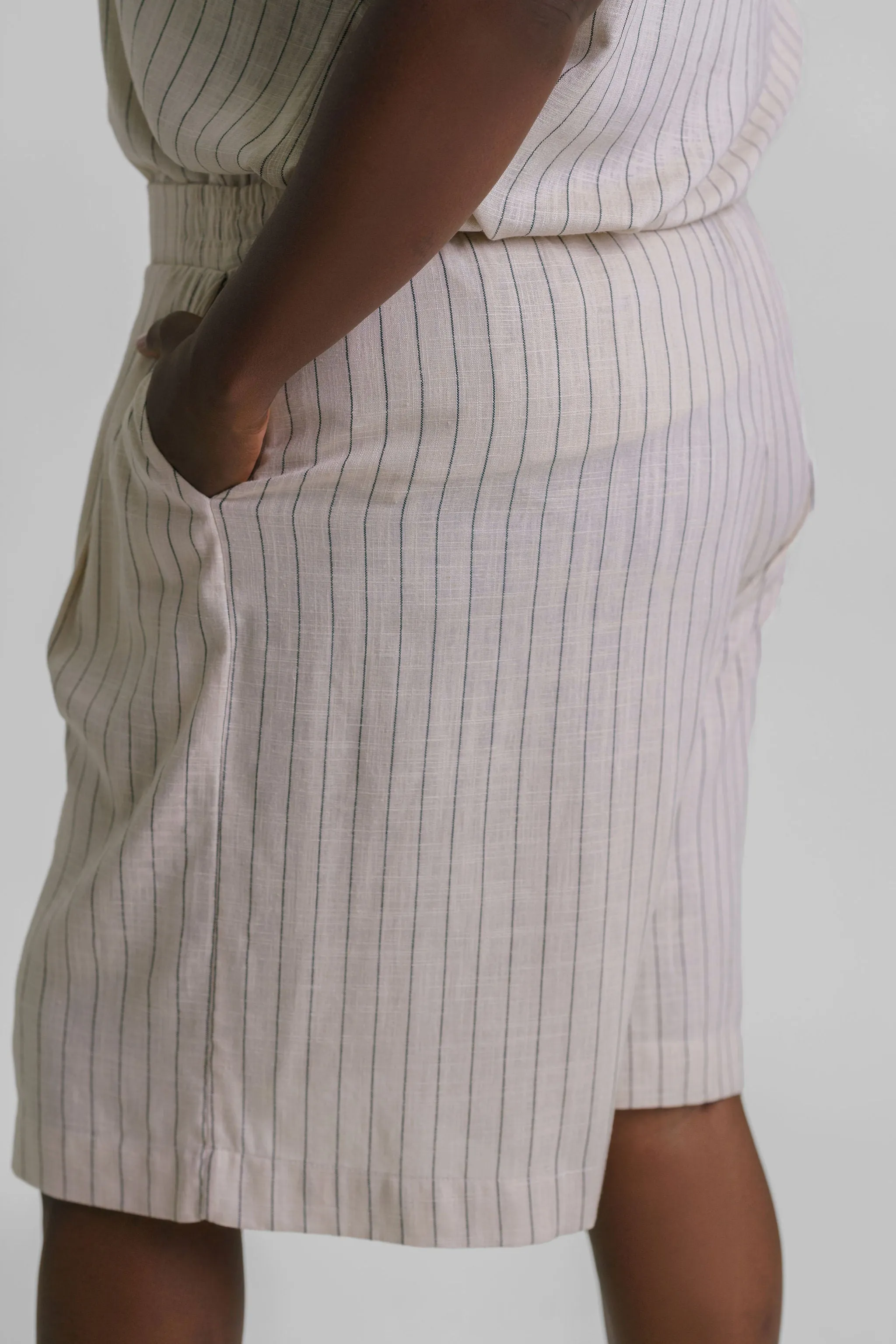 STRIPPED LINEN BLEND SHORTS