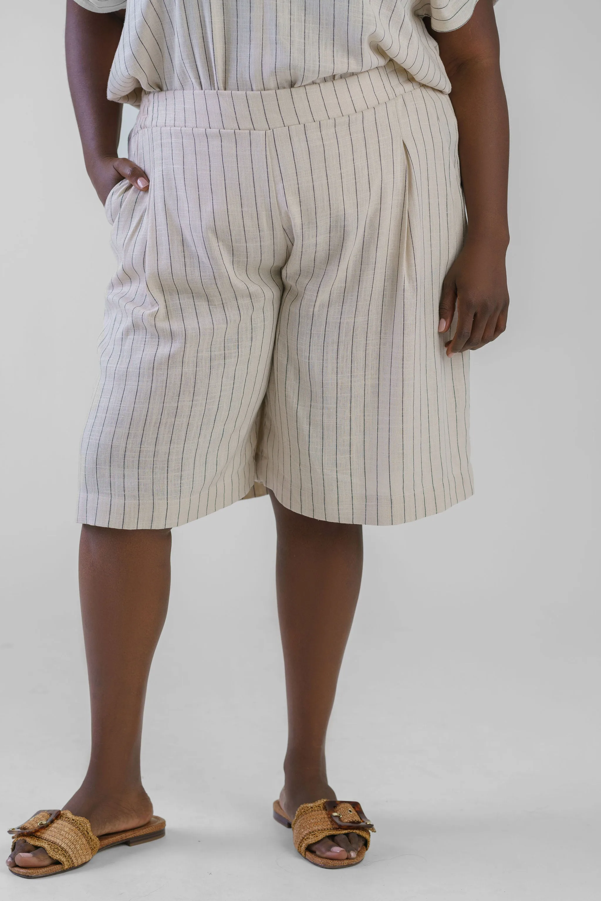 STRIPPED LINEN BLEND SHORTS