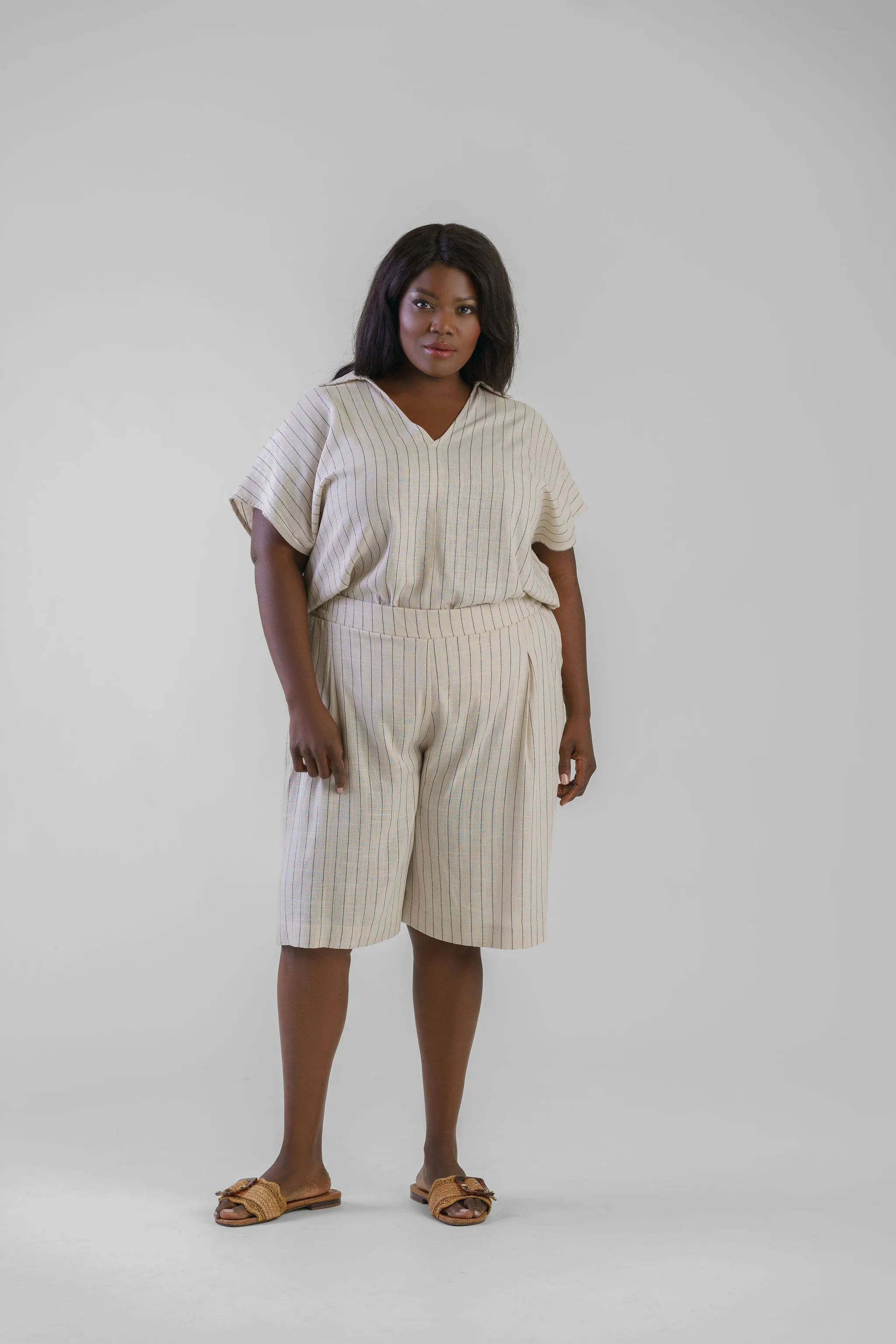 STRIPPED LINEN BLEND SHORTS